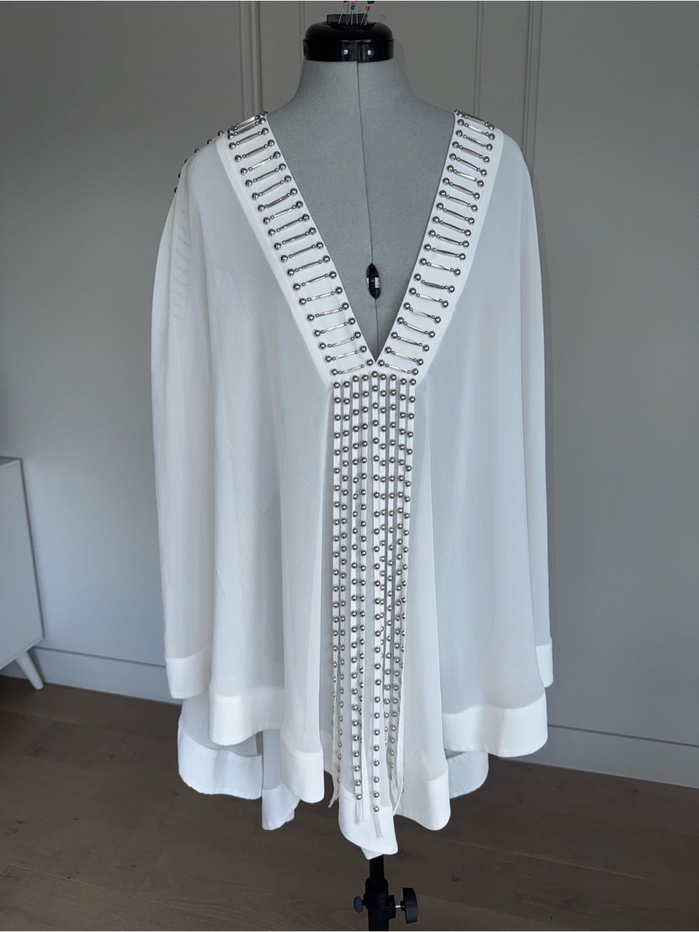 Cover-up Gorgeous Women’s White Embellished V-Neck Swim Cover-Up